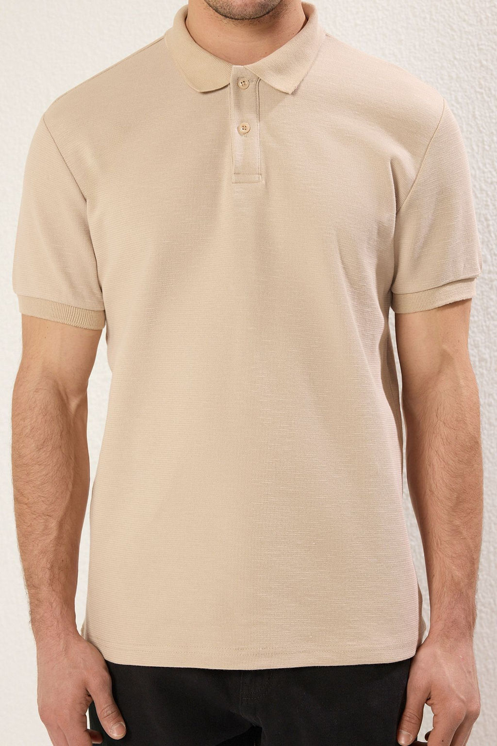 Siyah Regular/Normal Kesim Kal?n Dokulu Etiket Detayl? TMNSS25PO00002