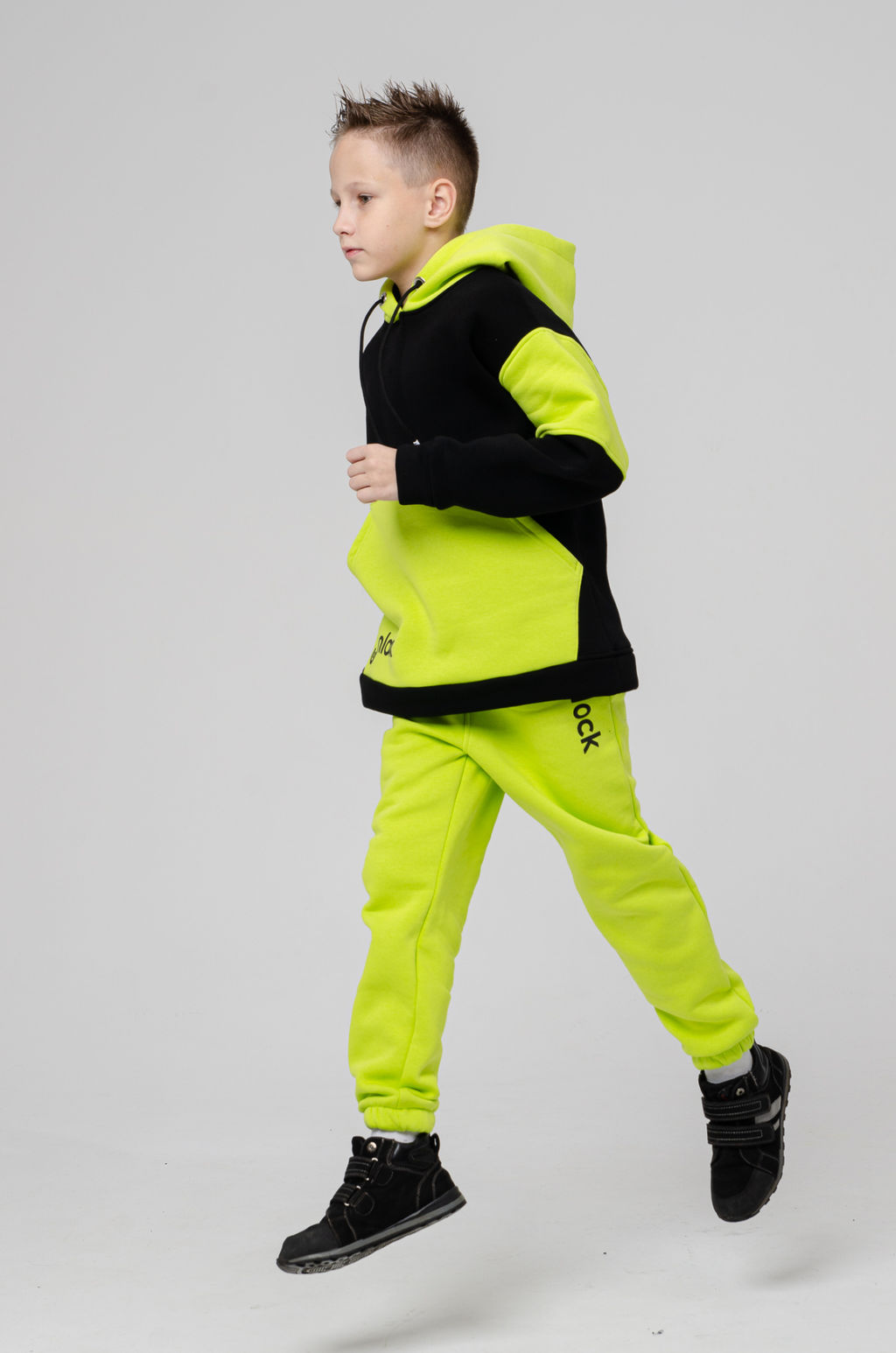 886Д Костюм детский "Черный/салатовый"