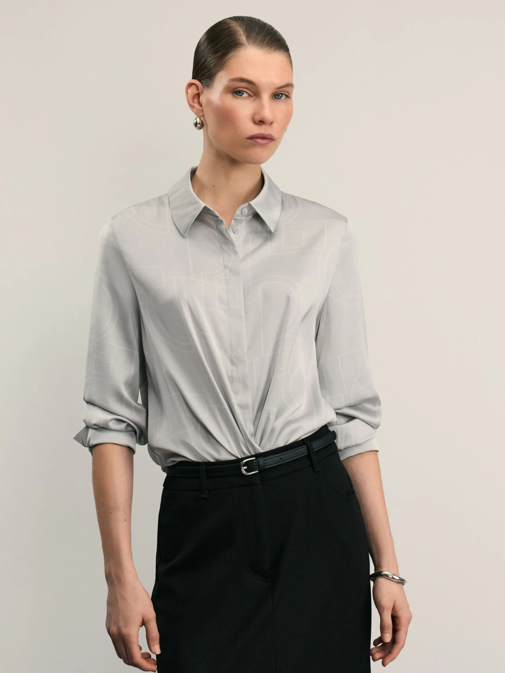 Атласная блузка с принтом / Zarina