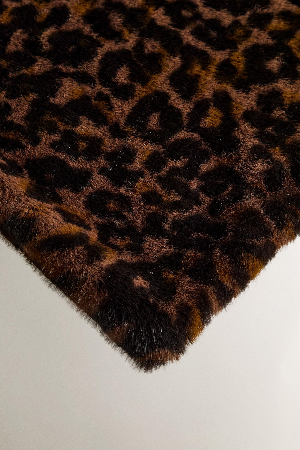 LEOPARD PRINT FAUX FUR THROW - Zara фото 2