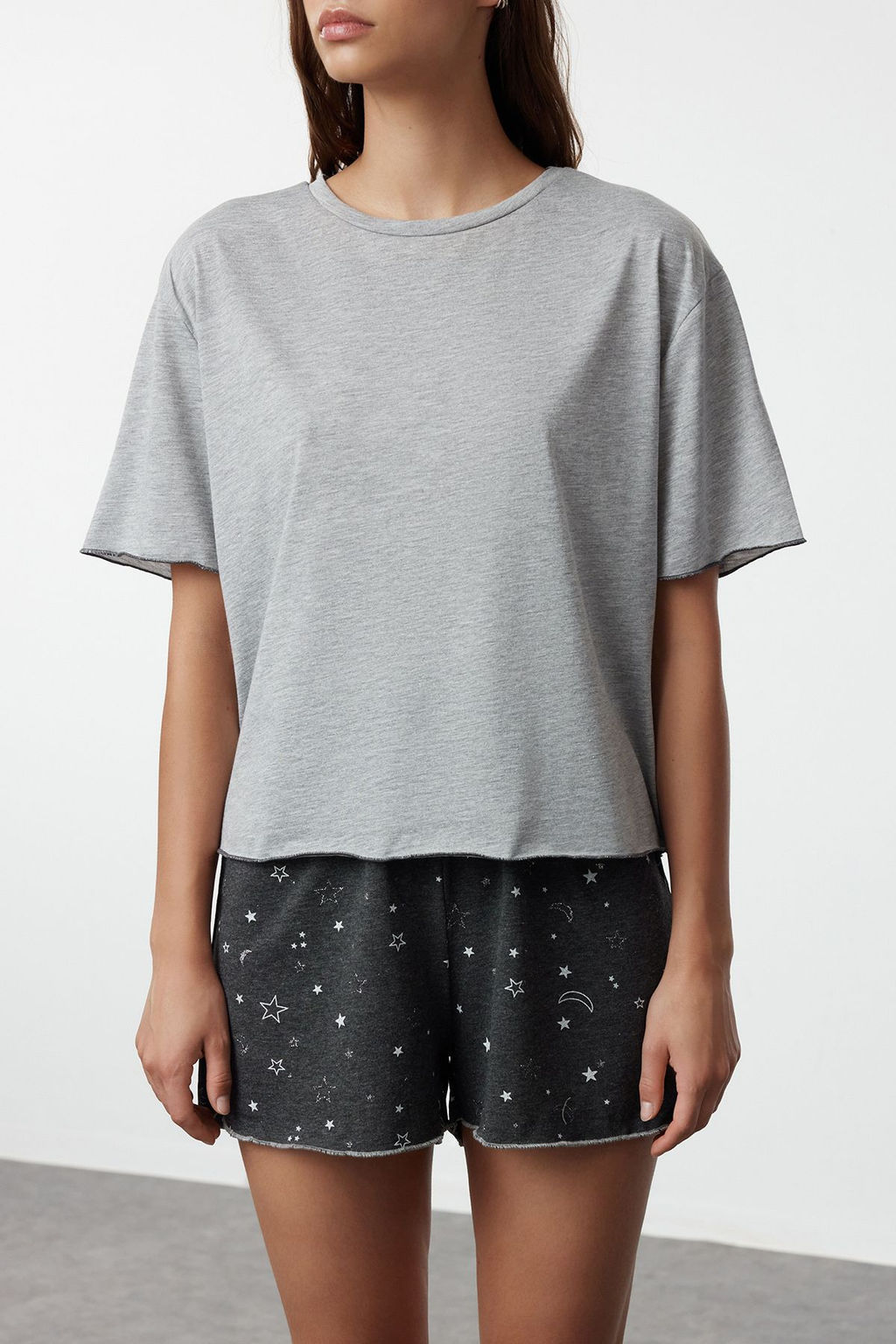 Trendyolmilla Gri Melanj Galaksi Desenli Baby Overlok Detayl? Sortlu Orme Pijama Tak?m? THMSS24PT00203 фото 23