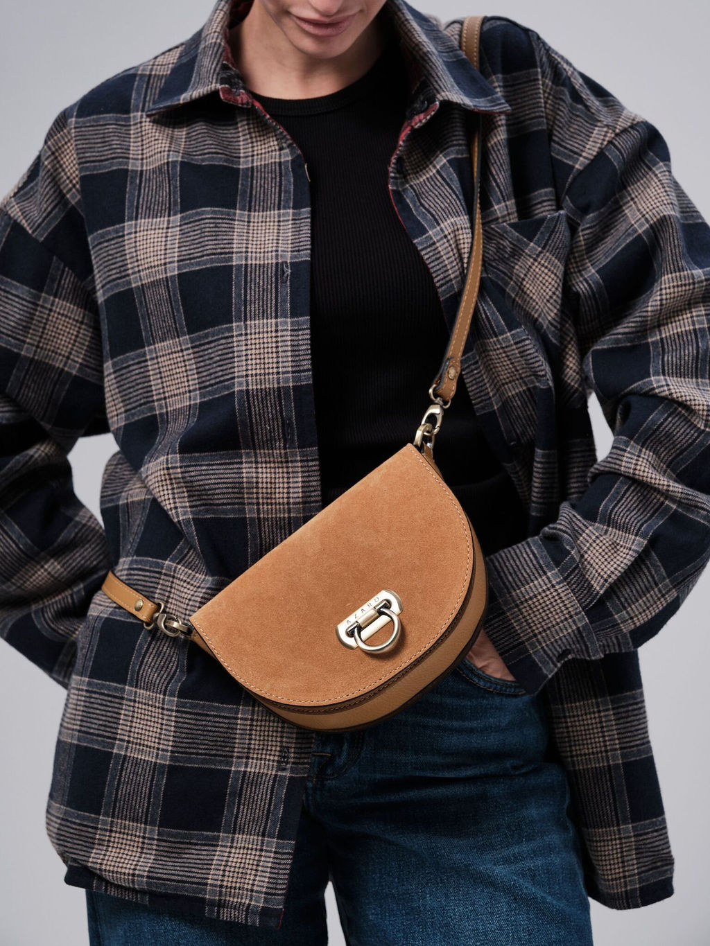 Сумка замшевая кросс-боди Azaro 31032 глина