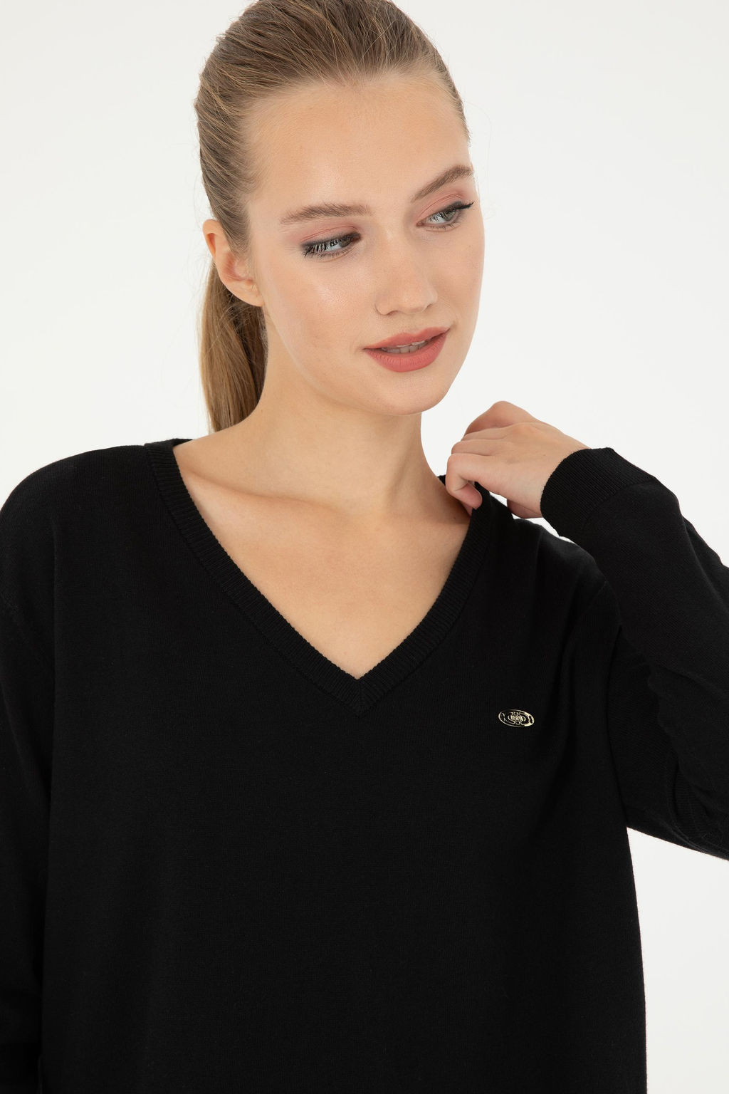 Женский черный базовый свитер с v-образным вырезом Неожиданная скидка в корзине - U.s. polo assn фото 2