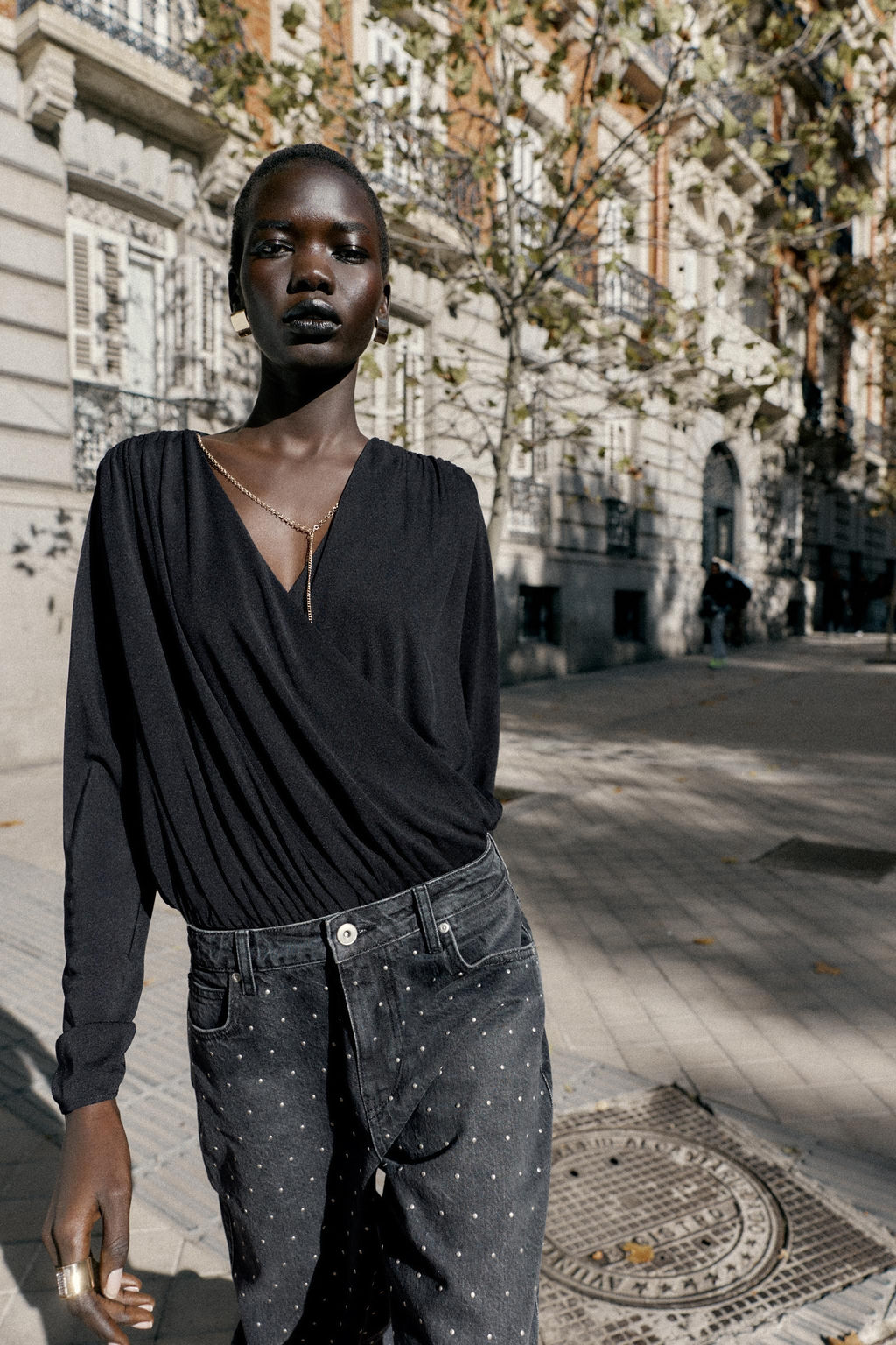 Z1975 LOOSE STRAIGHT HIGH-WAIST SHINY JEANS - Zara фото 4