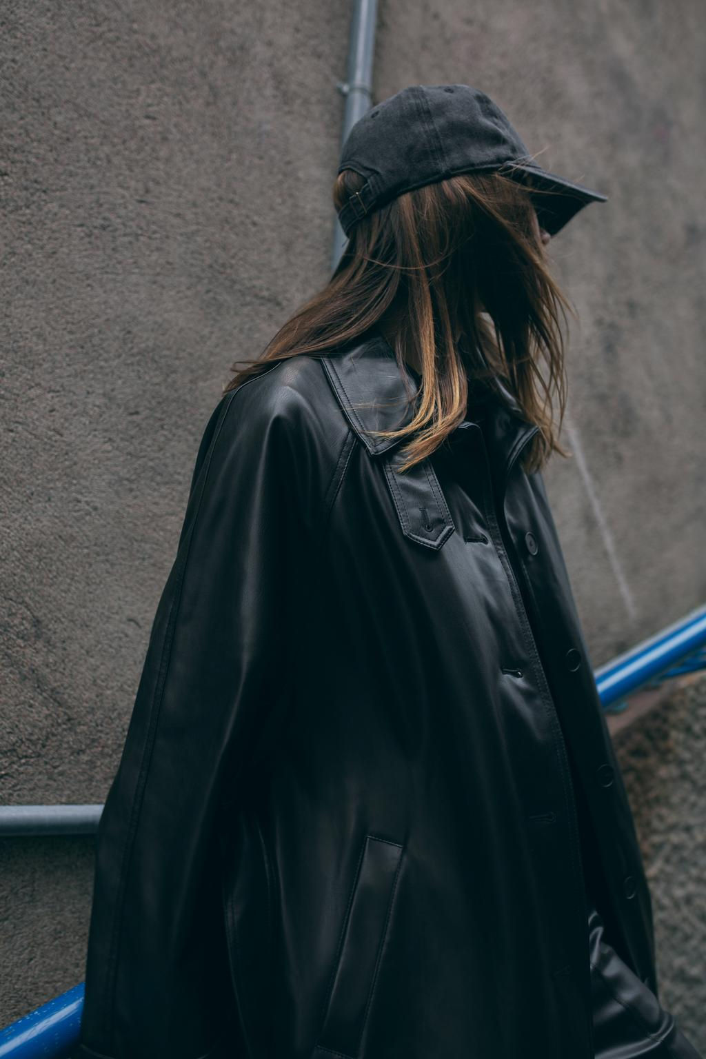 FAUX LEATHER TRENCH COAT - Zara фото 4