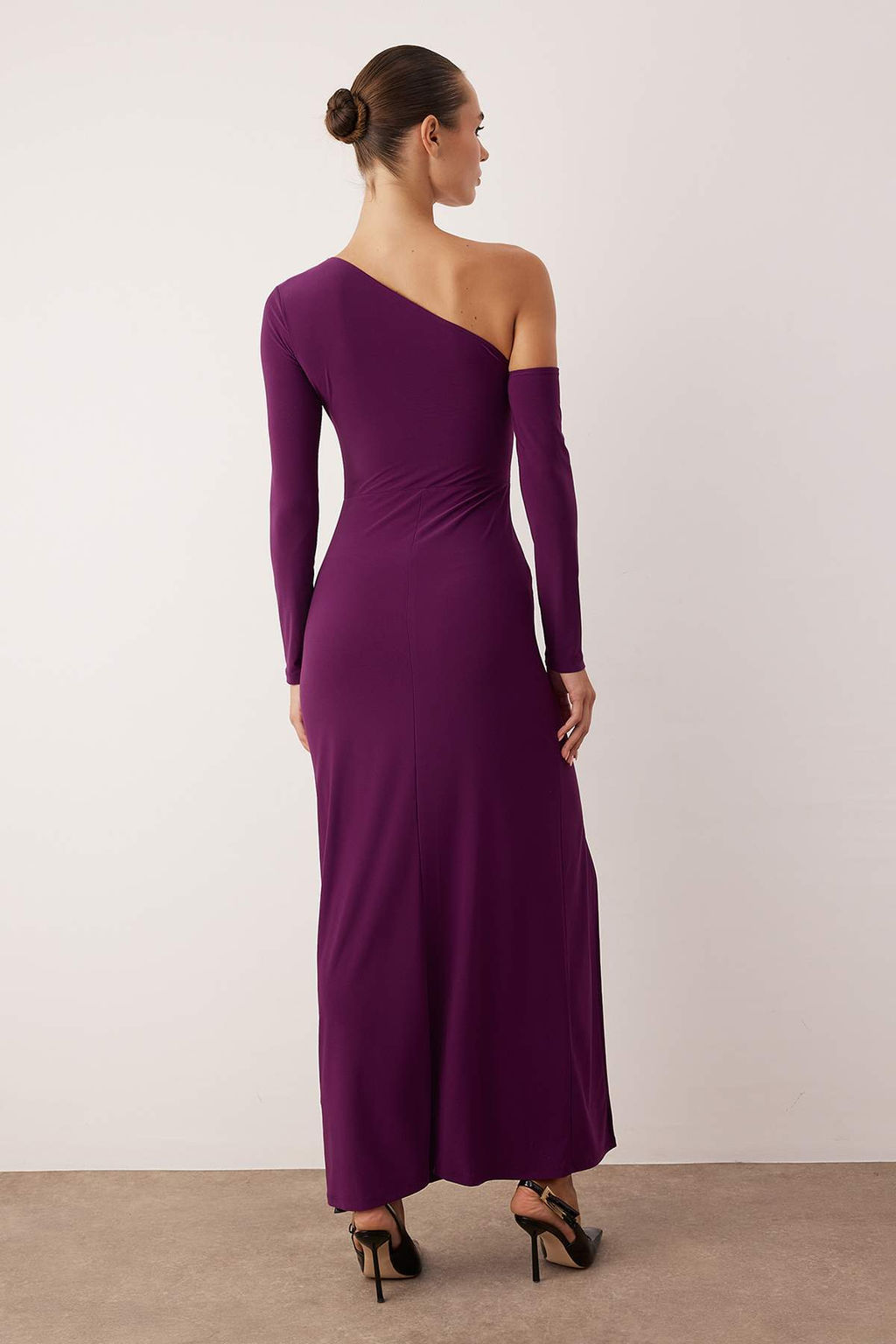 Siyah Cut Out ve Aksesuar Detayl? Orme Maxi Abiye & Mezuniyet Elbisesi TPRAW26AE00012 - Trendyolmilla фото 12