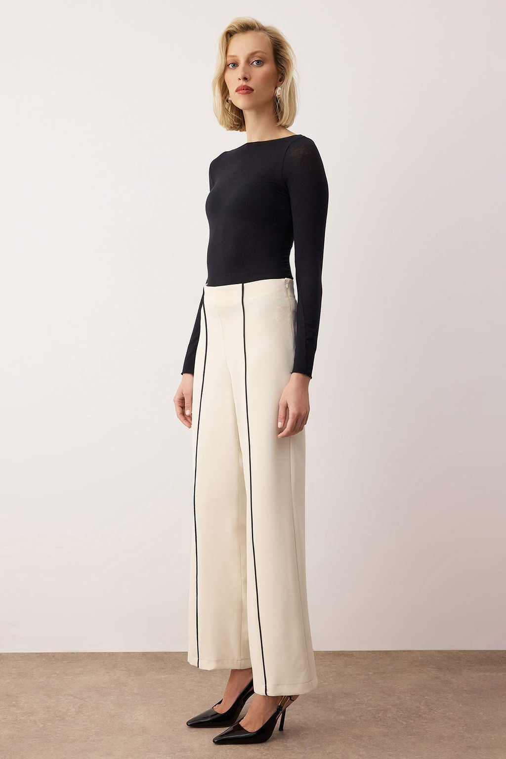 EXCLUSIVE Ozel Koleksiyon Ekru Biye Detayl? Straight/Duz Kesim Pantolon TWOAW26PL00120 - Trendyolmilla фото 3