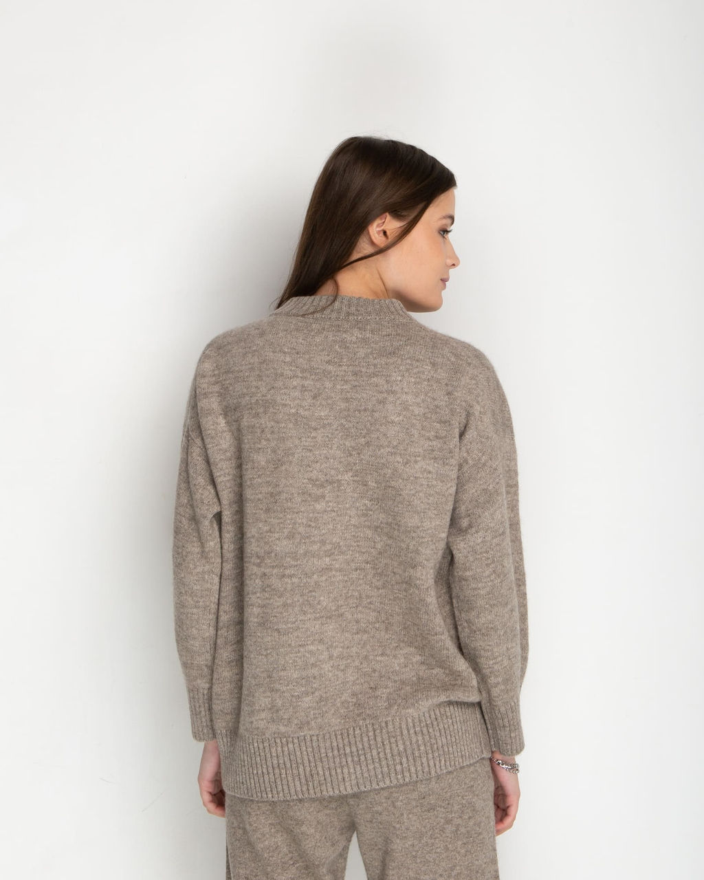 Джемпер из пуха яка 01141 серый