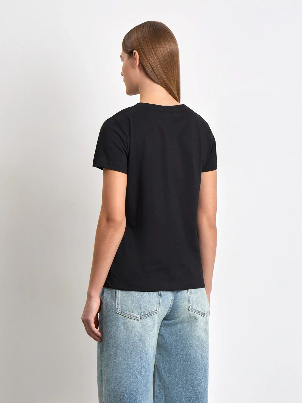 ЕМКА / Базовая футболка с золотым принтом, 100% хлопок - Emka фото 5