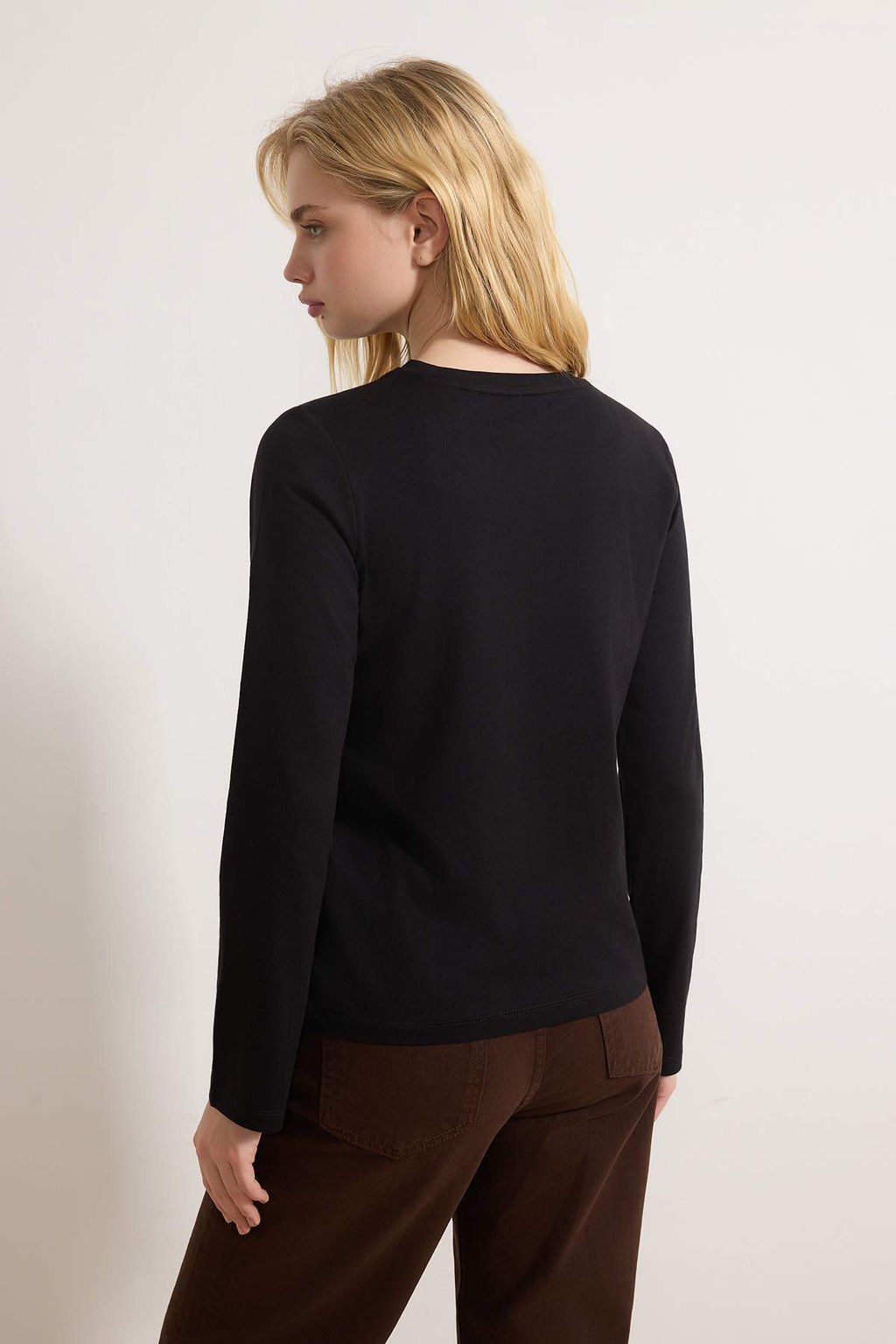 Siyah-Beyaz 2li Paket Bisiklet Yaka Regular/Normal Kesim Orme T-Shirt TWOAW25TS00001