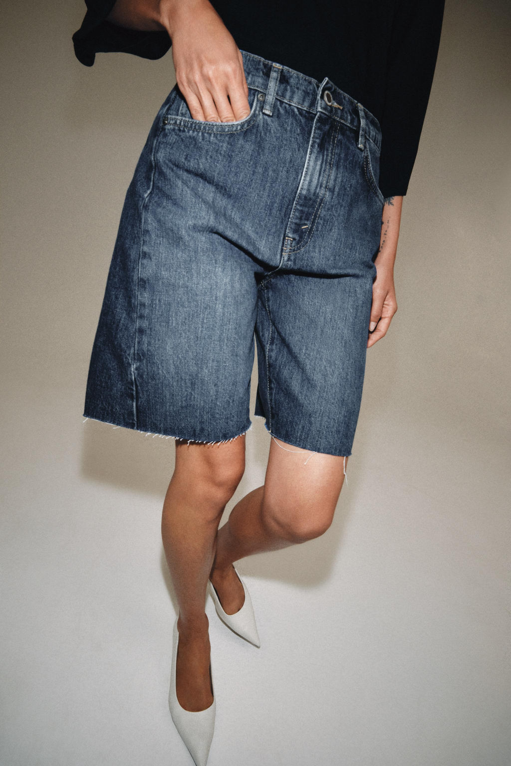BERMUDA DENIM RELAXED TIRO MEDIO ZW COLLECTION / Azul medio - Zara фото 2