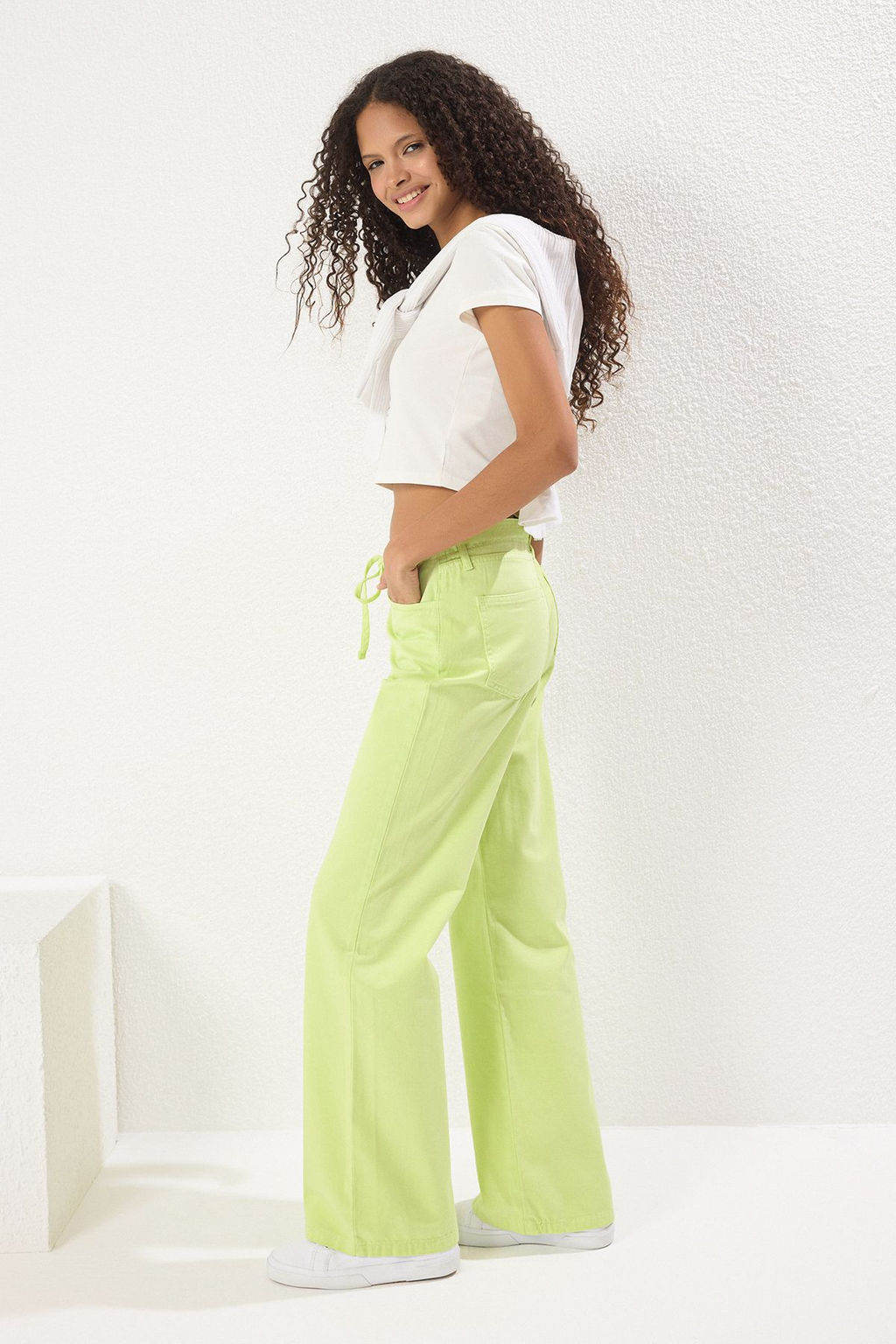 Yesil Baglama Detayl? Normal Bel Wide Leg Jeans TWOSS25JE00267 - Trendyolmilla фото 2