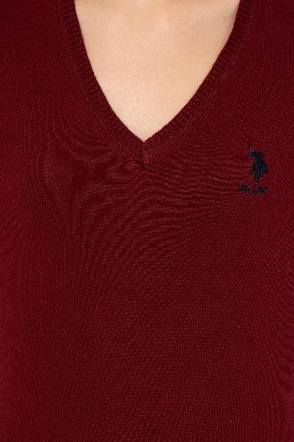 Женский бордовый базовый свитер с v-образным вырезом Неожиданная скидка в корзине - U.s. polo assn фото 6