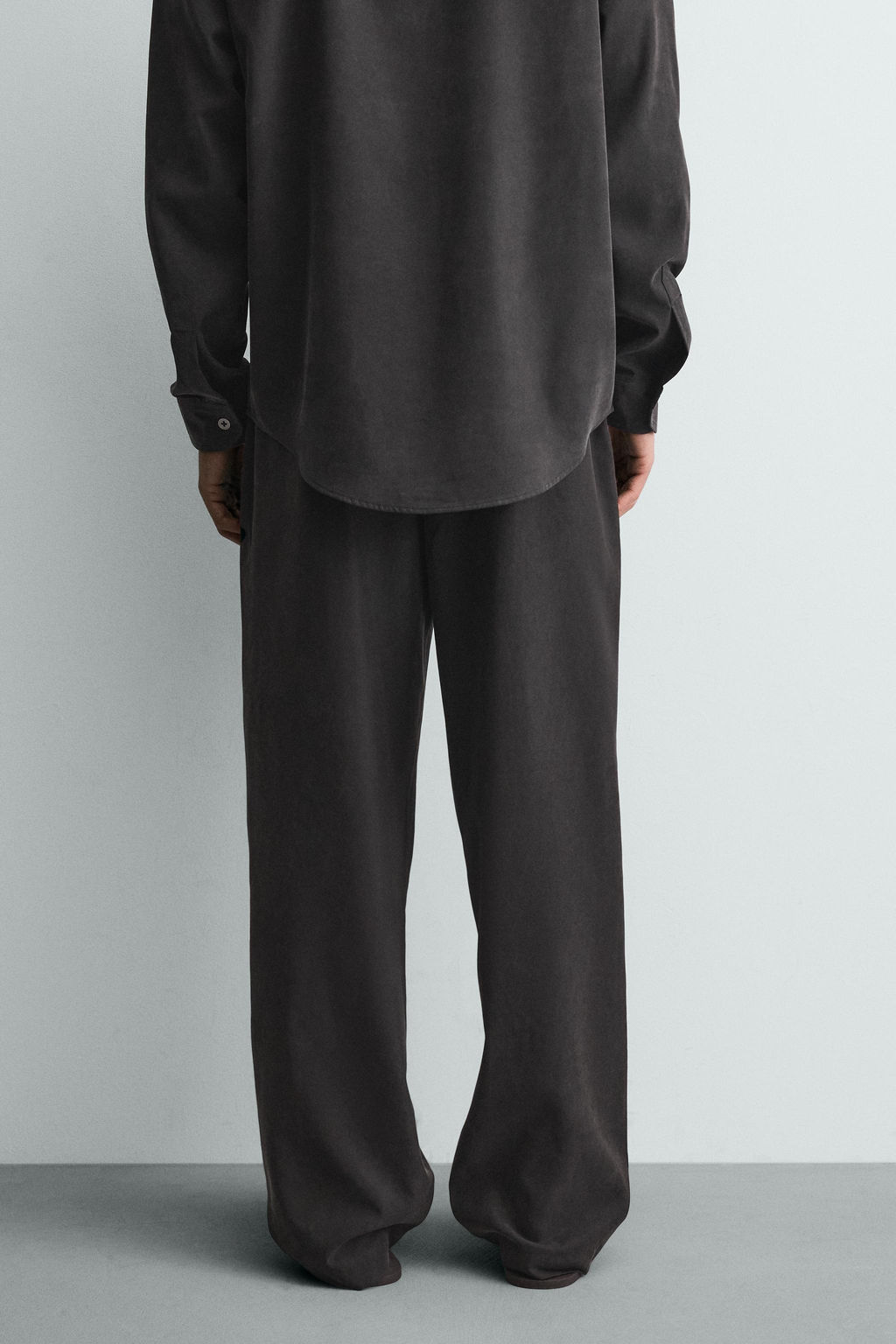 PANTAL?N FLUIDO RELAXED FIT / Negro - Zara фото 3