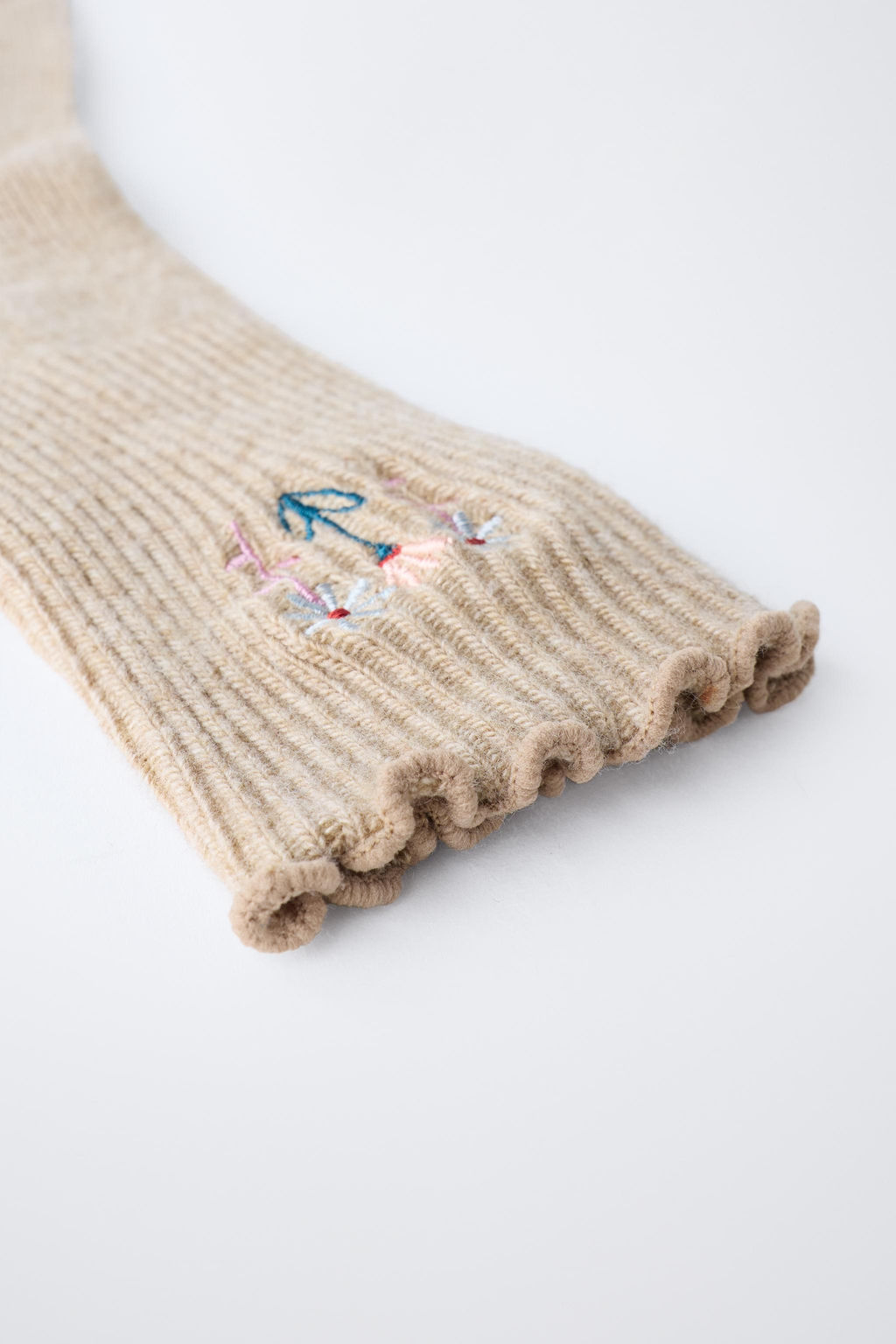 KNIT EMBROIDERED FLOWER SOCKS - Zara фото 3