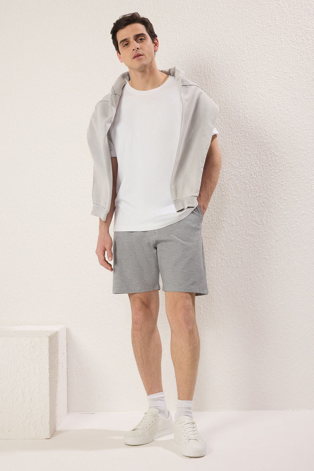 TRENDYOL MAN Gri Sort & Bermuda TMNSS25SR00008 - Trendyolmilla фото 2