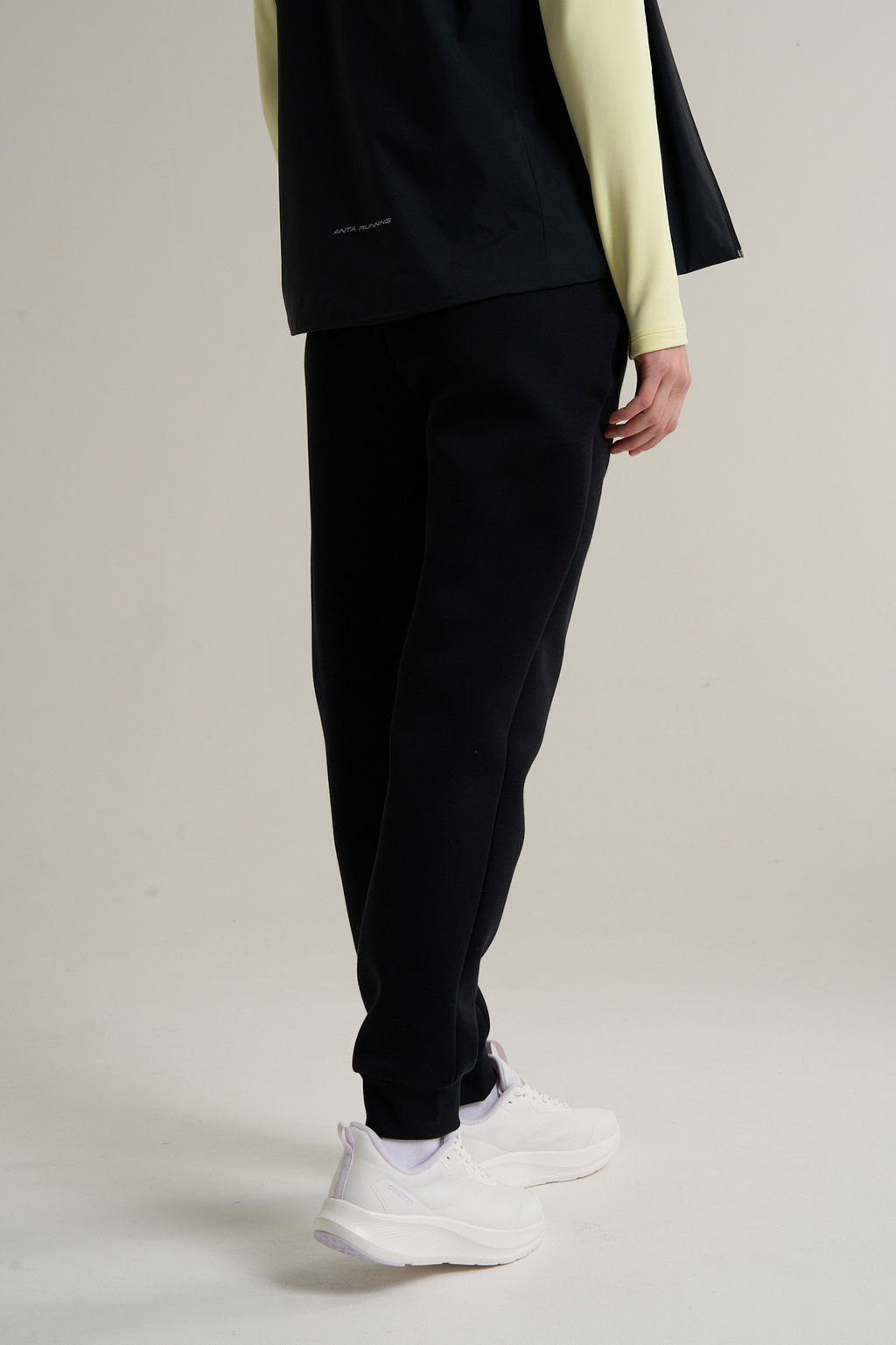 Брюки трикотажные Черный TRN ESSENTIAL Knit Track Pants
