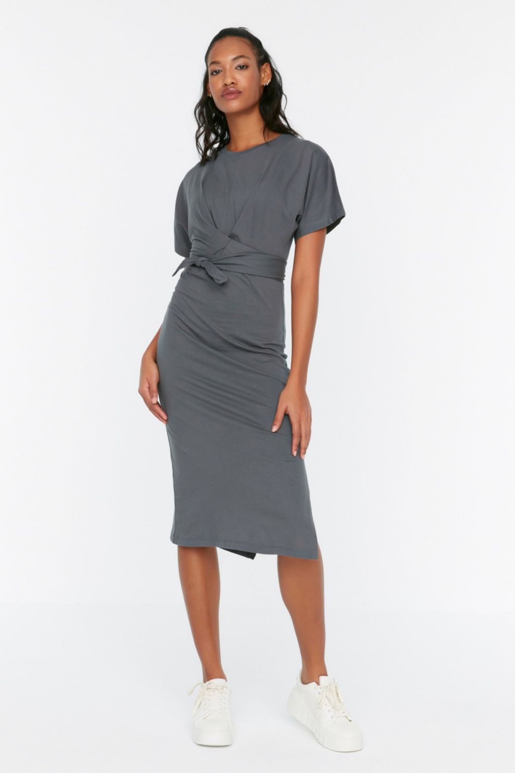Antrasit %100 Pamuk Bele Oturan Y?rtmac ve Baglama Detayl? Midi Orme Kalem Elbise TWOSS21EL0404