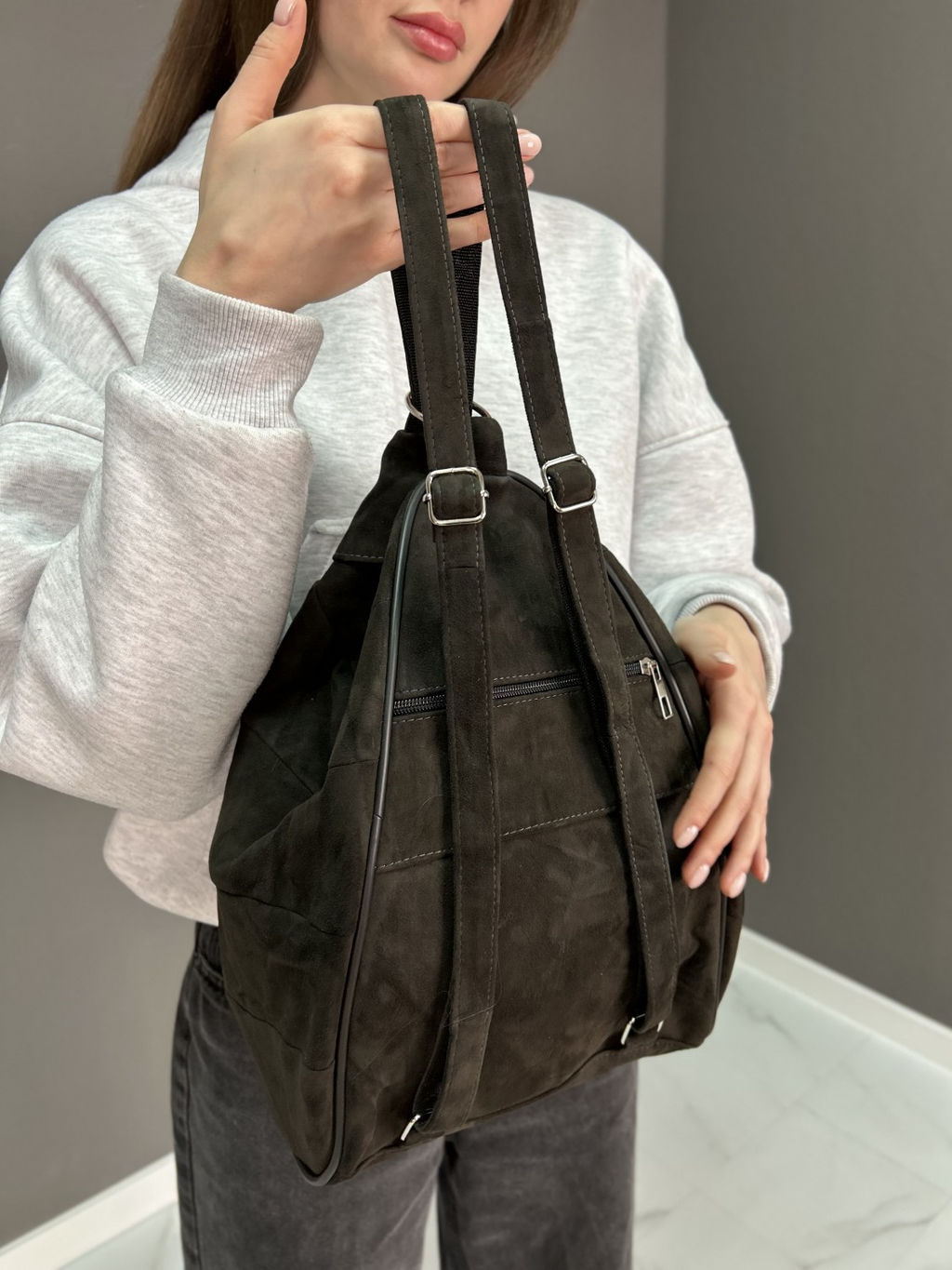 Сумка-рюкзак женская из телячьей кожи