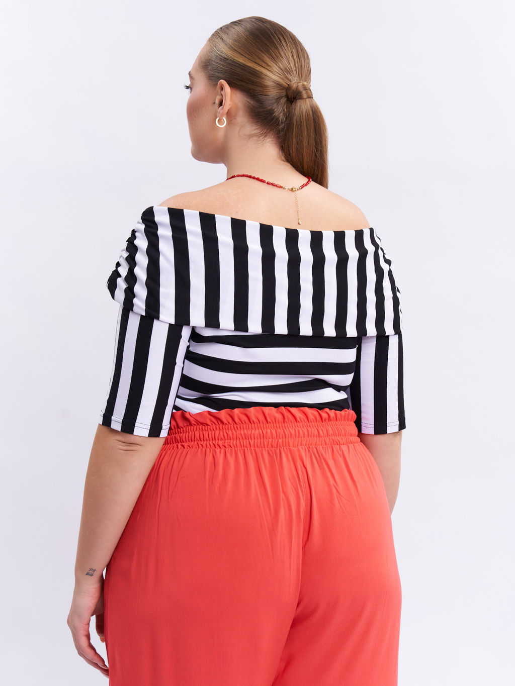 Футболка с открытыми плечами FU00803STR01 - Артесса фото 5