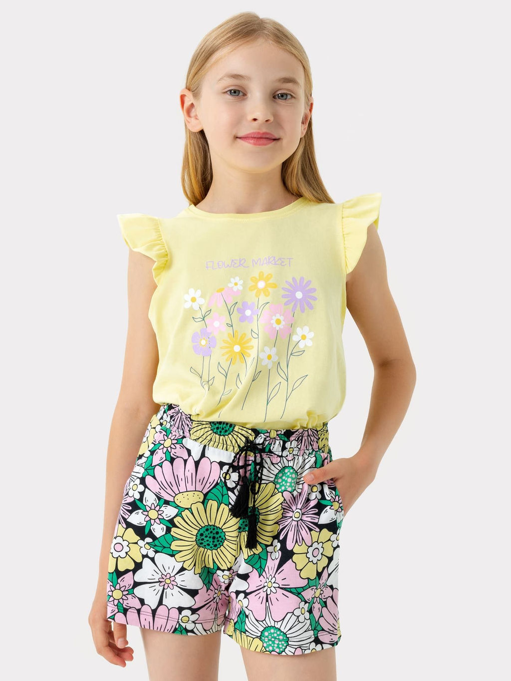 Комплект для девочек (футболка, шорты) в желтом цвете с рисунком цветов - Mark formelle фото 2