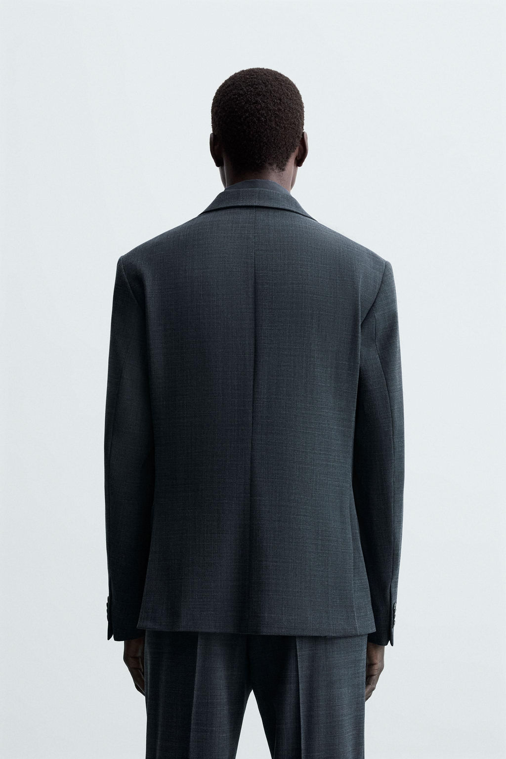TEXTURED SUIT BLAZER