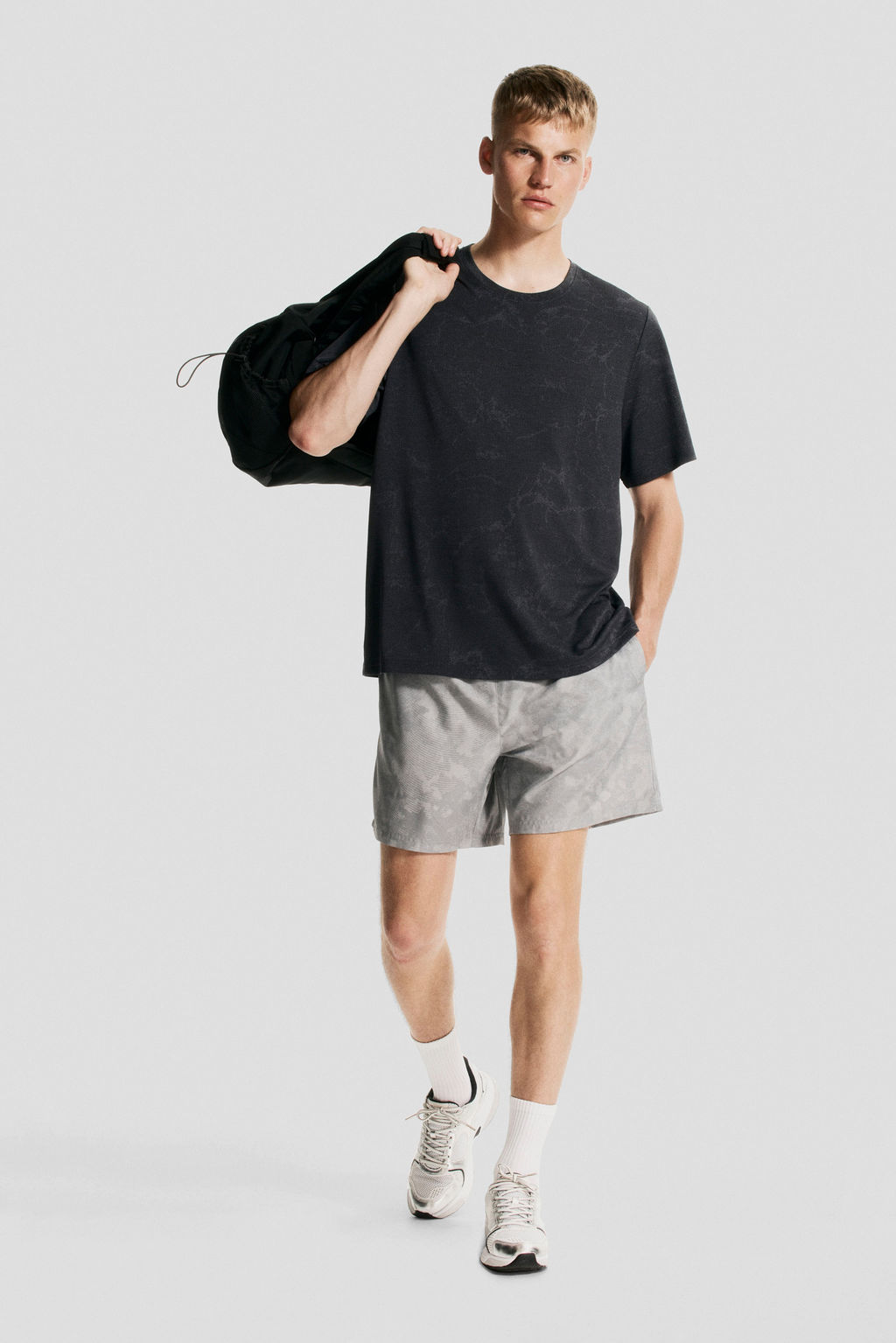 Camiseta de deporte con DryMove Regular Fit - H&m фото 3
