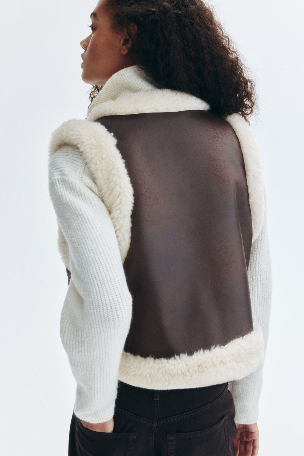 Chaleco con ribetes efecto pelo - H&m фото 4