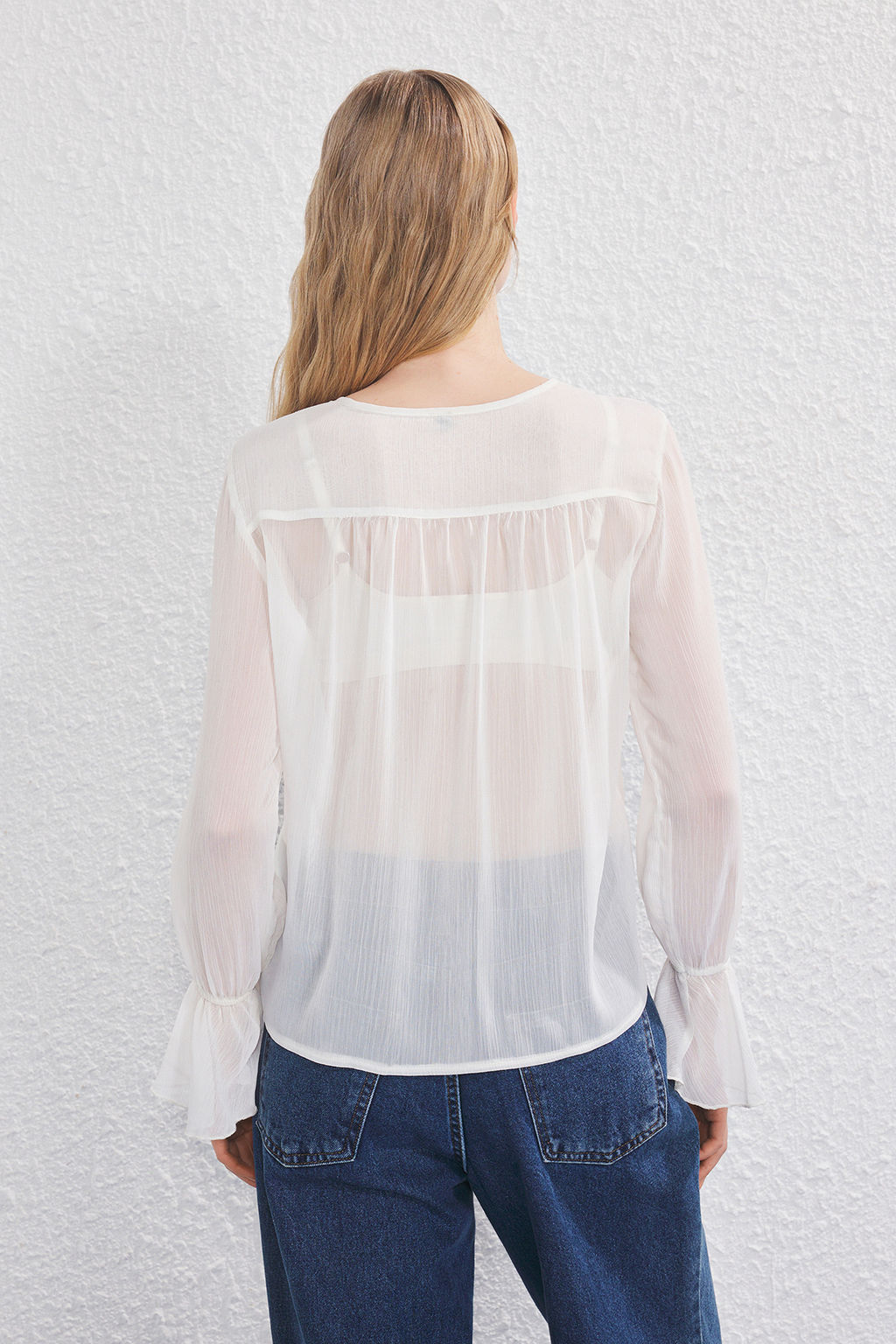 Beyaz F?rf?r Detayl? Sifon Lastik Detayl? Gomlek TWOSS25GO00141