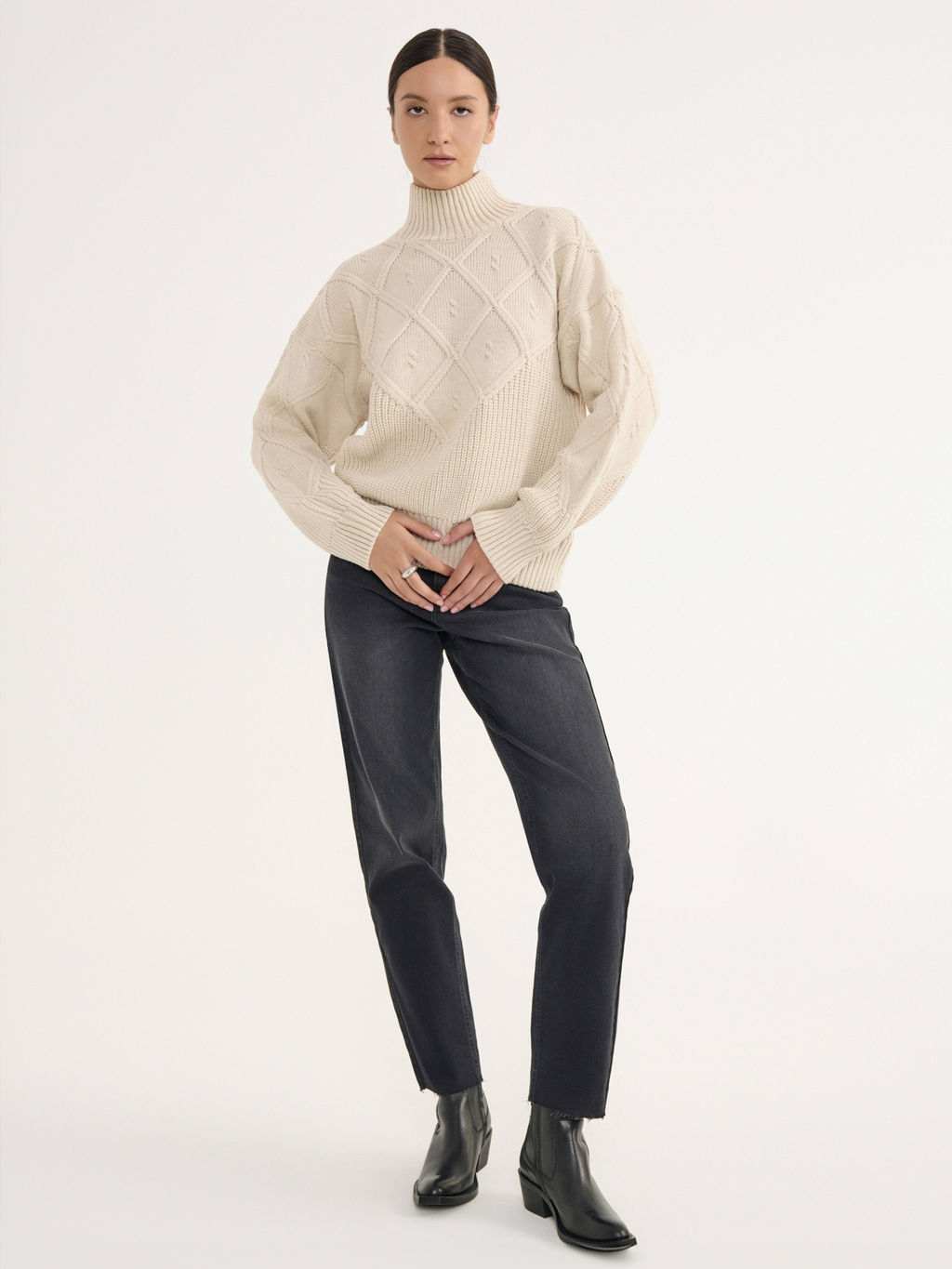 CONTE CON-661 Черные джинсы mom с эффектом потертости и необработанным краем black - Conte elegant фото 2