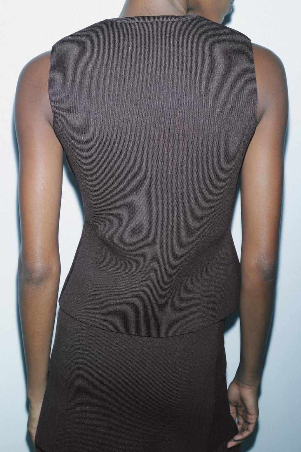 PLAIN KNIT TOP WITH GOLD BUTTON - Zara фото 17