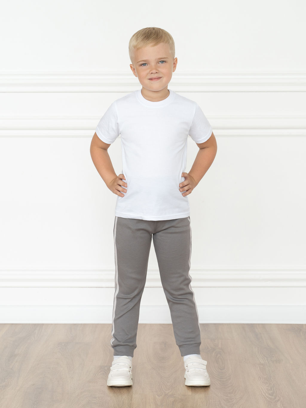 Штанишки детские серые с лампасами