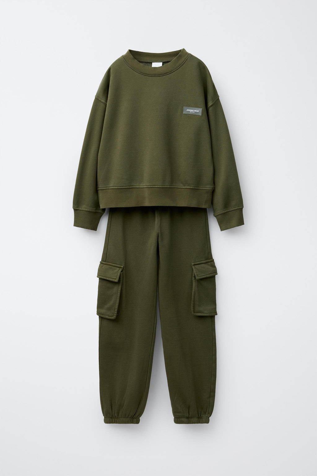 RUBBER LABEL SWEATSHIRT AND CARGO JOGGERS SET