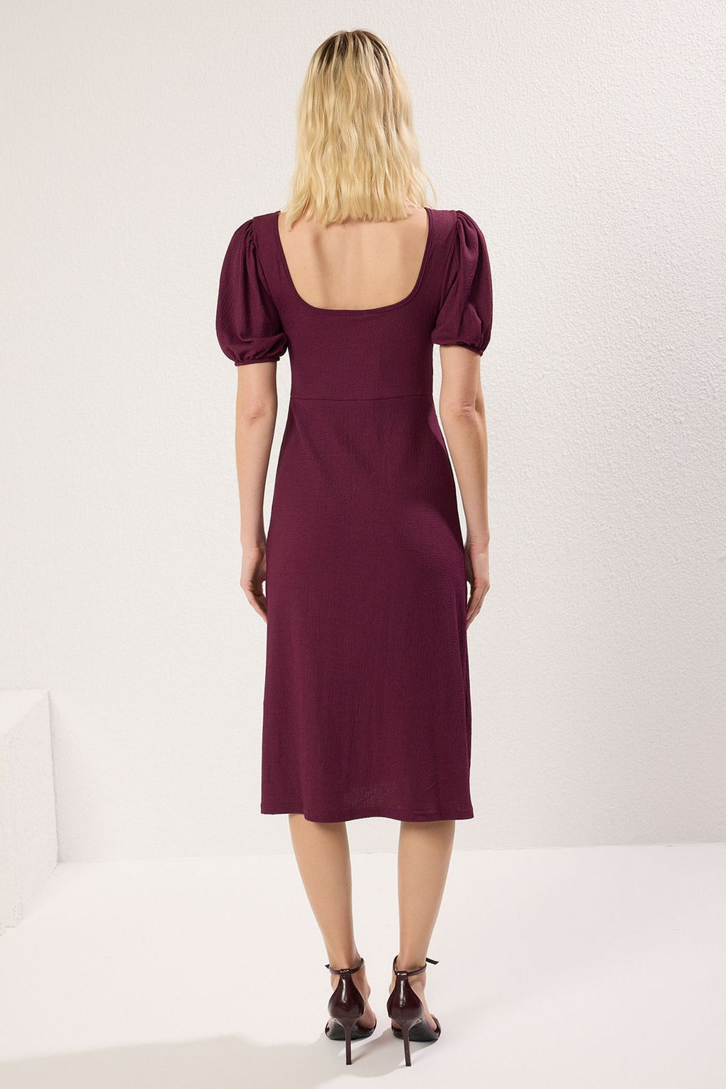 TRENDYOLMILLA Siyah Kare Yaka Balon Kol A-Line Y?rtmac Detayl? Burumcuk/Dokulu Midi Orme Elbise TWOSS23EL01533 фото 22