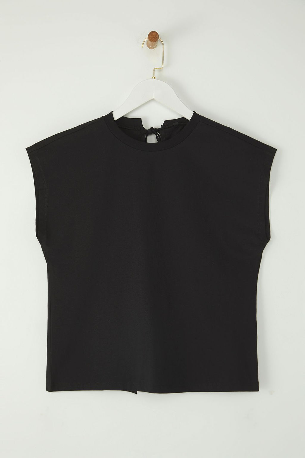 TRENDYOLMILLA Siyah %100 Pamuk Ay Kol Baglama Detayl? Bisiklet Yaka Orme T-Shirt TWOSS25TS00156  фото 5