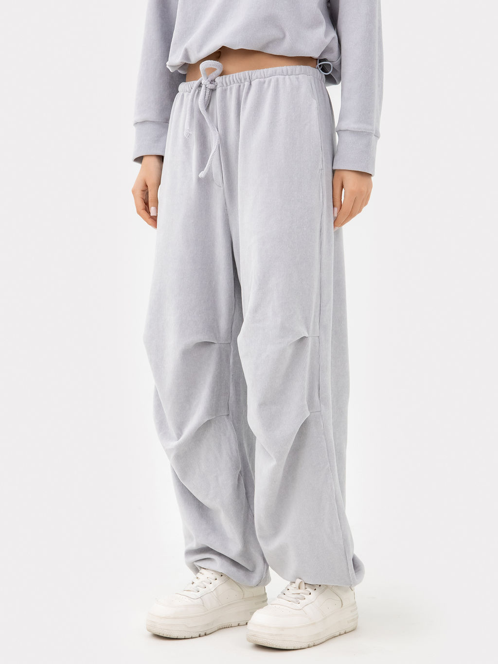 Брюки женские вельветовые в светло-сером цвете