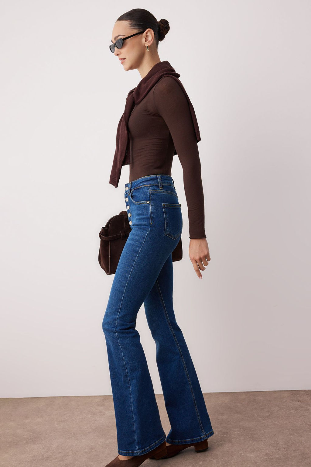 TRENDYOLMILLA Siyah Onden Dugmeli Yuksek Bel Flare Jeans TWOSS20JE0111  фото 12