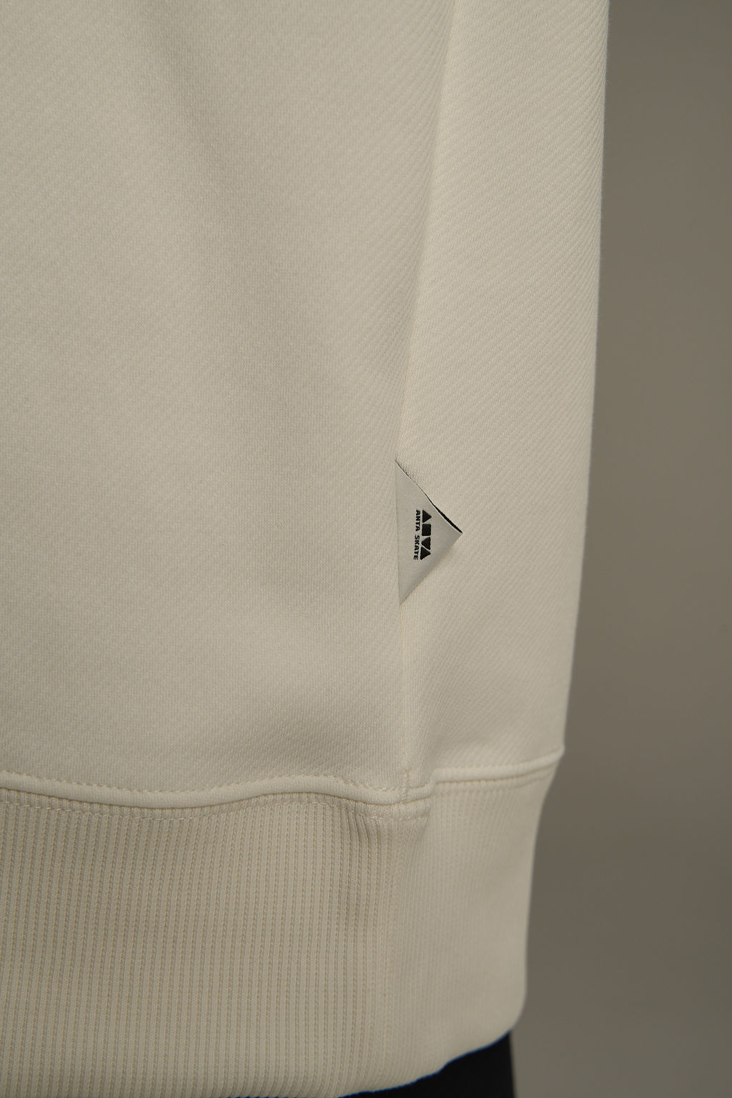 Свитшот утепленный Белый