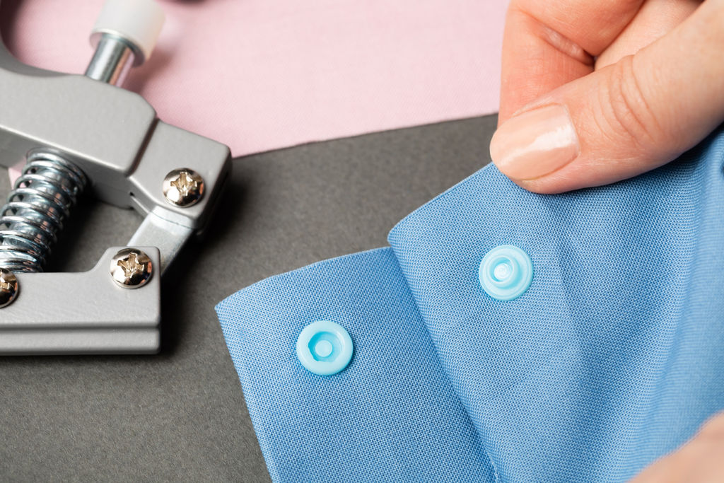 Кнопка Micron POM-15 Кнопки пластиковые пластик d 15 мм 15 шт. № 004 розовый