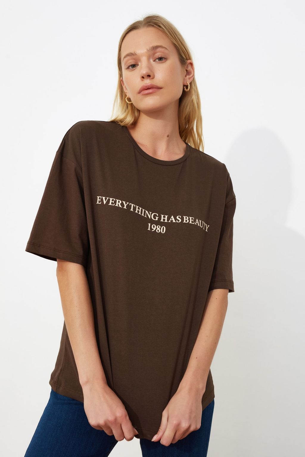 TRENDYOLMILLA Kahverengi %100 Pamuk Slogan Bask?l? Relaxed/Genis Rahat Kesim Orme T-Shirt TWOSS19GH0034  фото 11