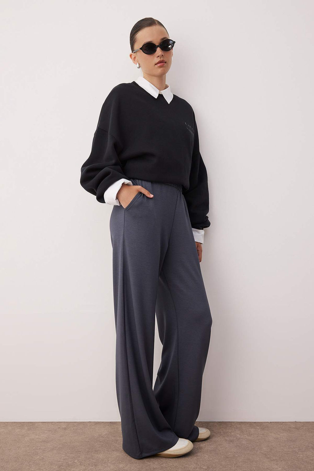 Siyah Premium Yumusak Kumasl? Cepli Wideleg/Rahat Kesim Orme Esofman Alt? Pantolon TWOAW24EA00012 - Trendyolmilla фото 9