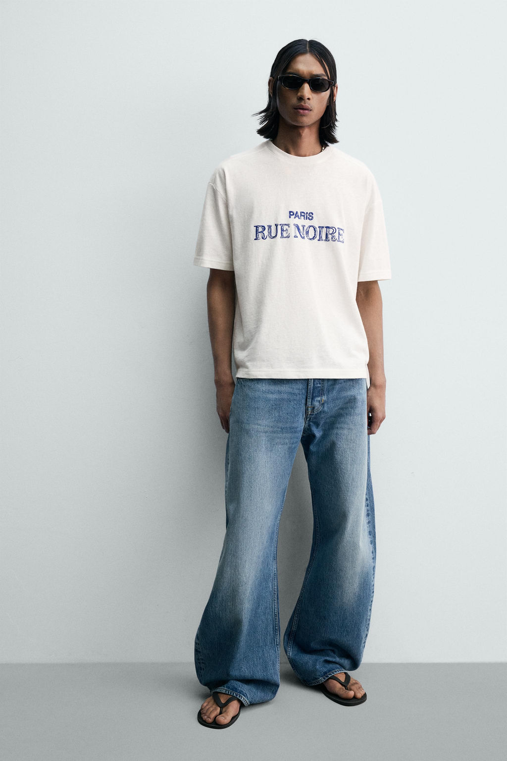 CAMISETA RELAXED FIT TEXTO BORDADO / Blanco