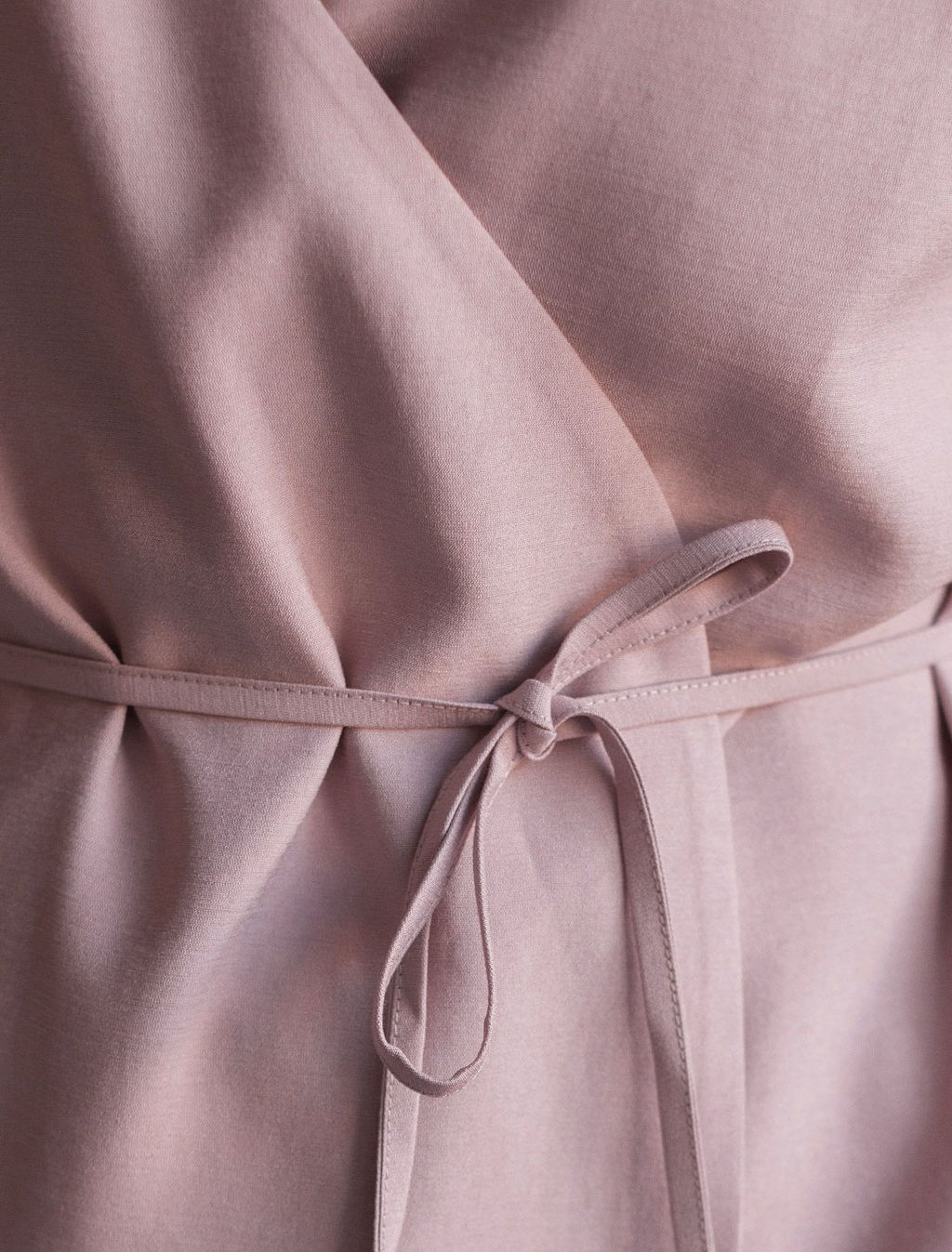 Жилет на запАх с поясом из плотного лиоцелла - Vilatte фото 2