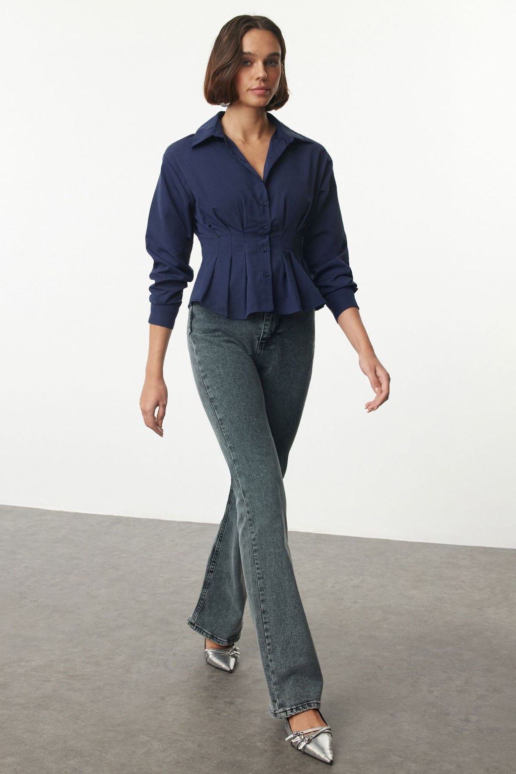 TRENDYOLMILLA Ekru Fitted Bele Oturan Pamuklu Dokuma Gomlek TWOAW24GO00186  фото 7