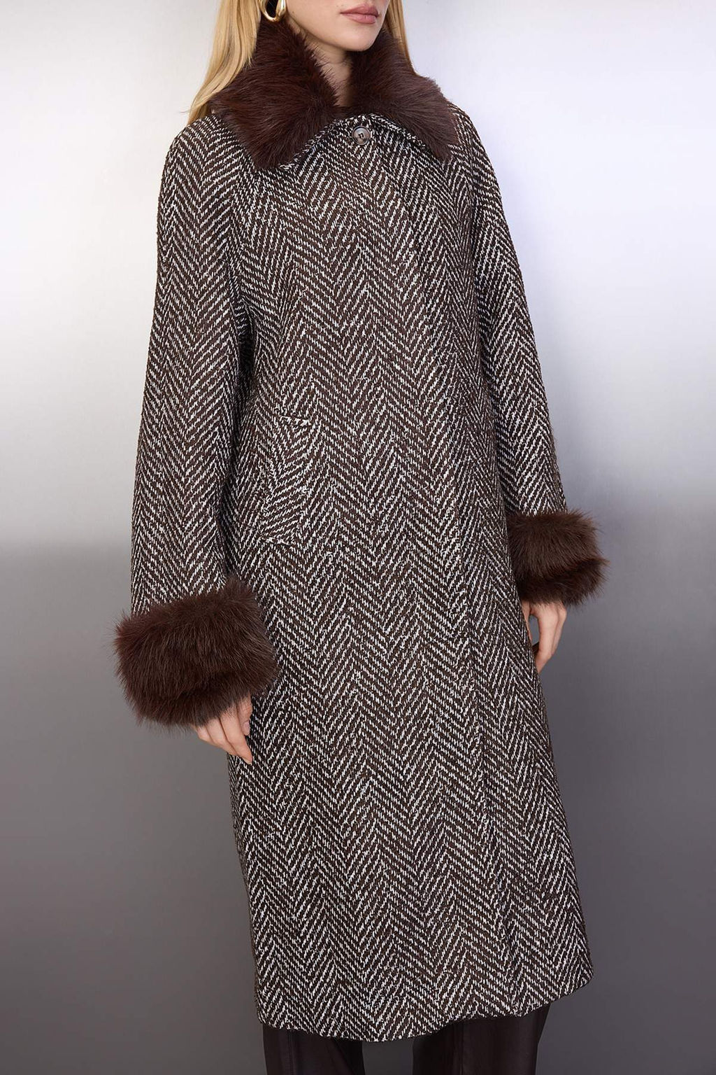 Kahverengi Kurk Detayl? Bal?ks?rt? Mono Kapama Oversize Uzun Kase Kaban TWOAW26KB00044 - Trendyolmilla фото 8