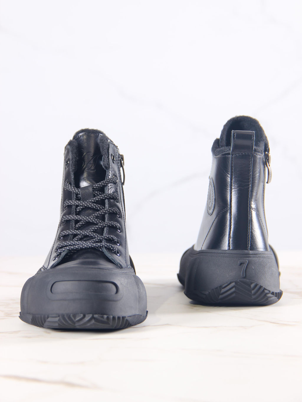 Ботинки 217.PODYUM151bl.Черный/байка