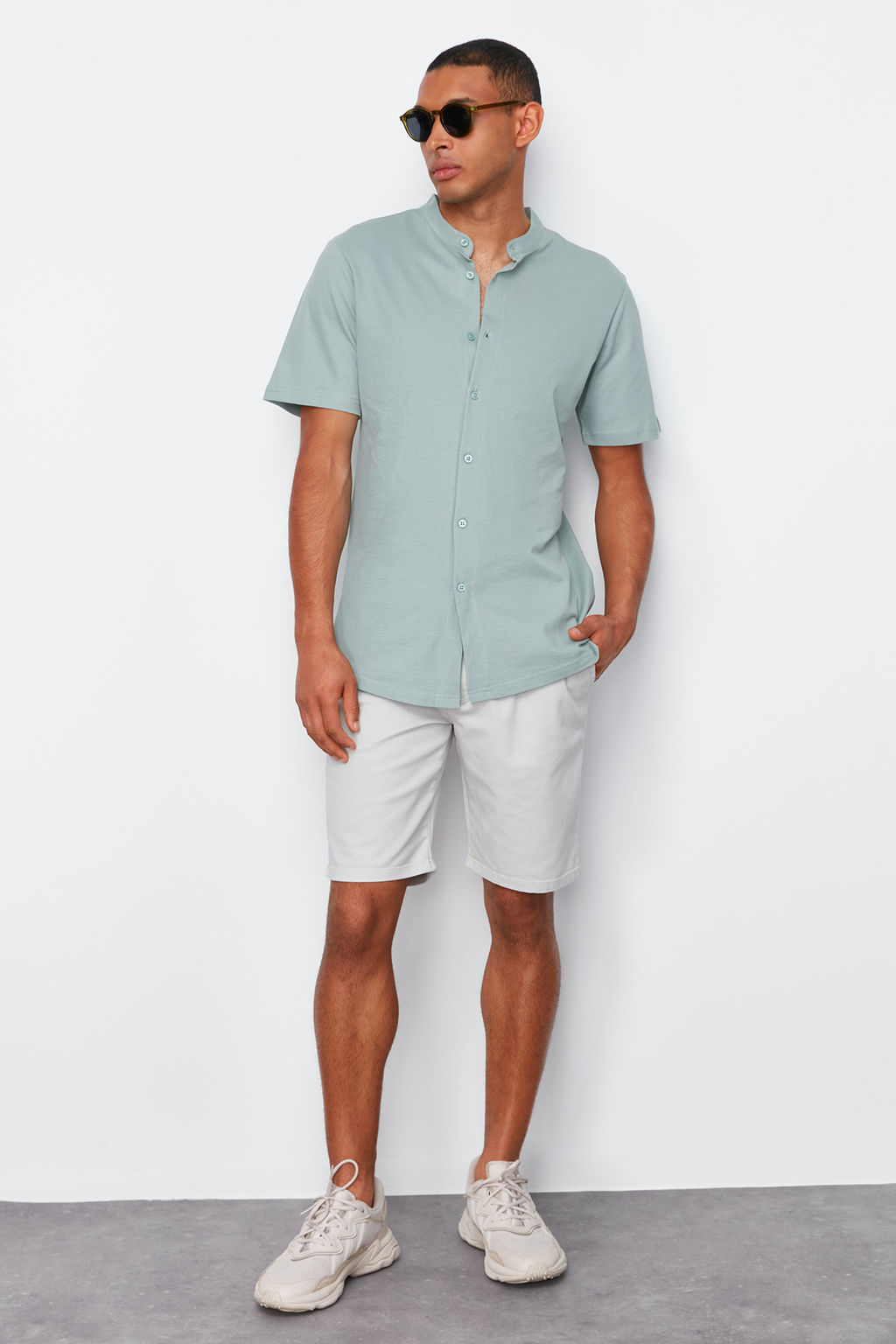 TRENDYOL MAN Siyah Slim Fit Hakim Yaka K?sa Kollu Orme Pike Yazl?k Gomlek TMNSS22GO0025 - Trendyolmilla фото 11