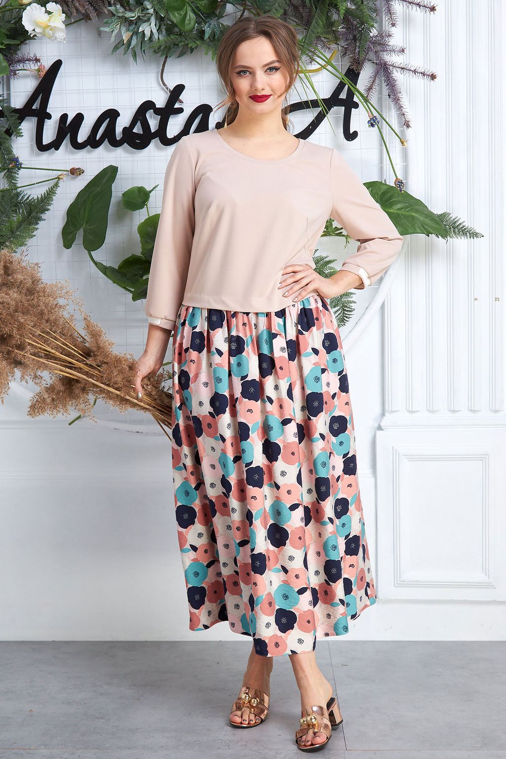 Платье летнее бежевое с юбкой с цветочным принтом - Almond фото 3