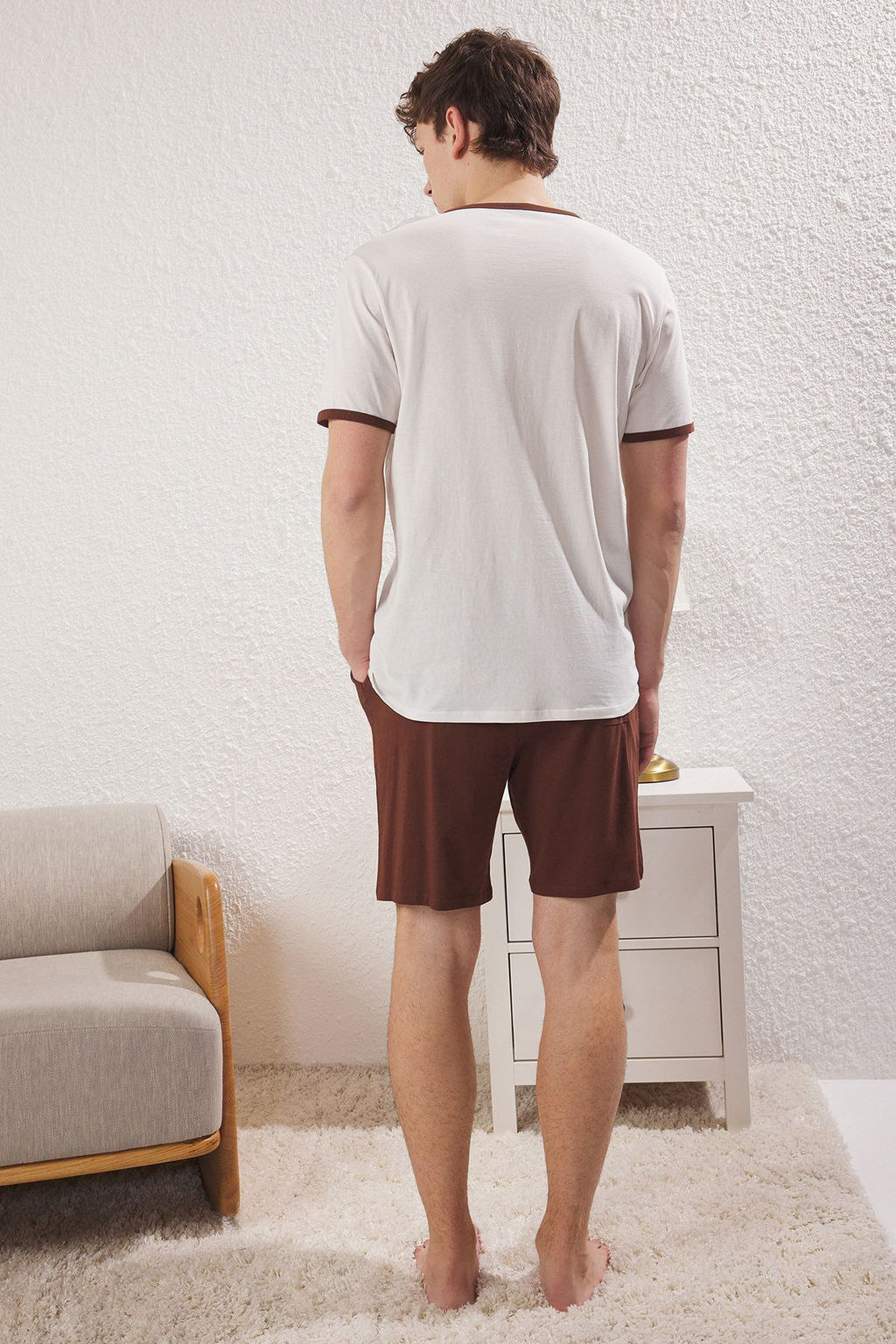 TRENDYOL MAN Ekru Kahverengi Regular Fit Slogan Bask?l? Orme Sortlu Pijama Tak?m? TMNSS25PT00011 - Trendyolmilla фото 4