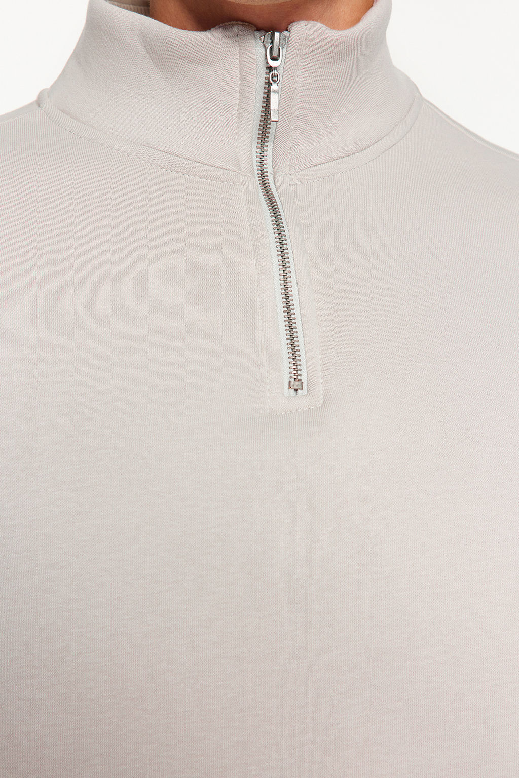 Gri Regular/Normal Kesim Dik Yaka Fermuarl? Pamuklu Basic Ici Polar Sweatshirt TMNAW24SW00041